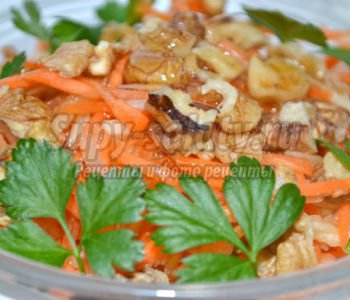 Постный морковный салат с яблоками и орехами. Рецепт с пошаговыми фото