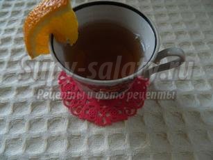 Компот из яблок и листьев смородины